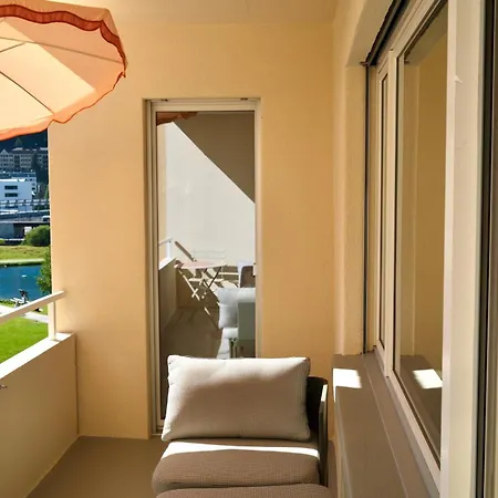 Luxury Lakefront * St Moritz