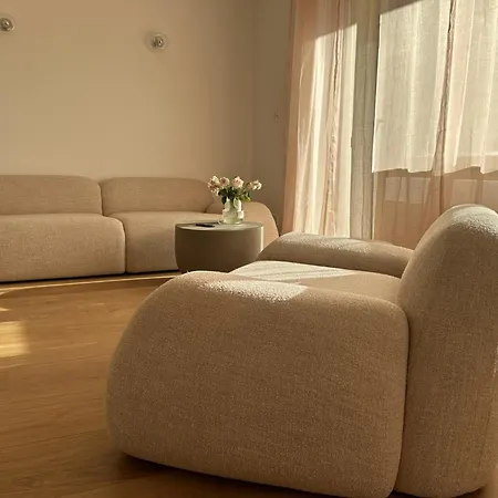 Luxury Lakefront * St Moritz